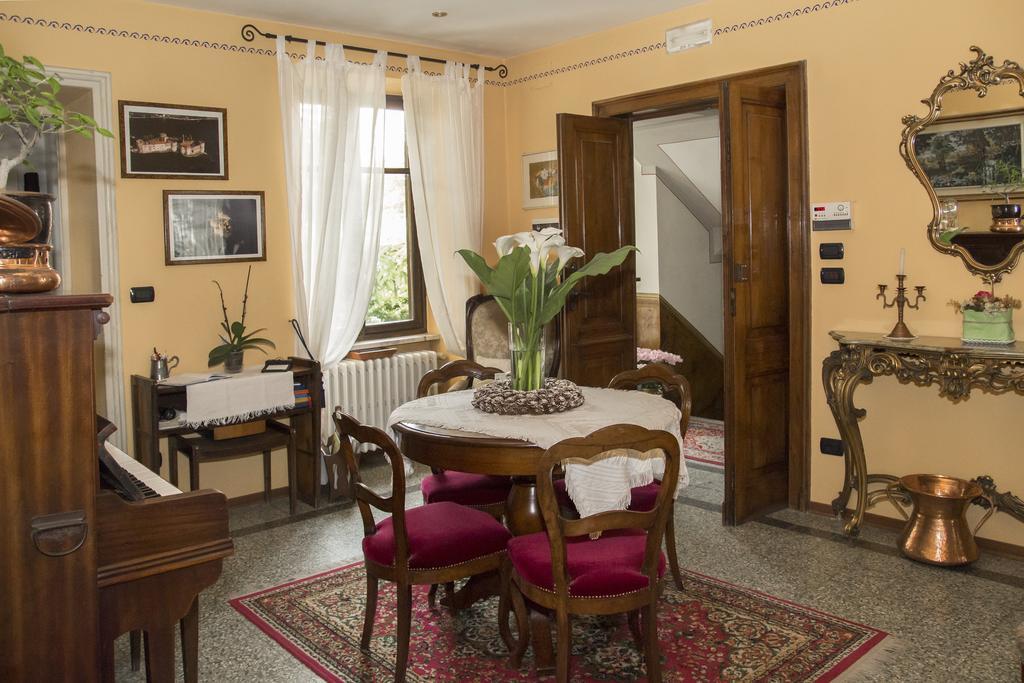 B&B Casa Carla Pinerolo ภายนอก รูปภาพ