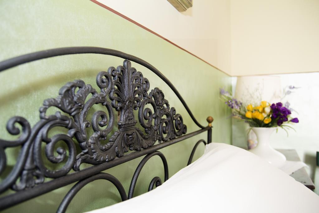 B&B Casa Carla Pinerolo ภายนอก รูปภาพ