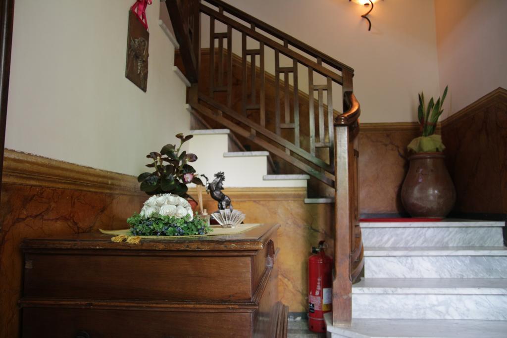 B&B Casa Carla Pinerolo ภายนอก รูปภาพ