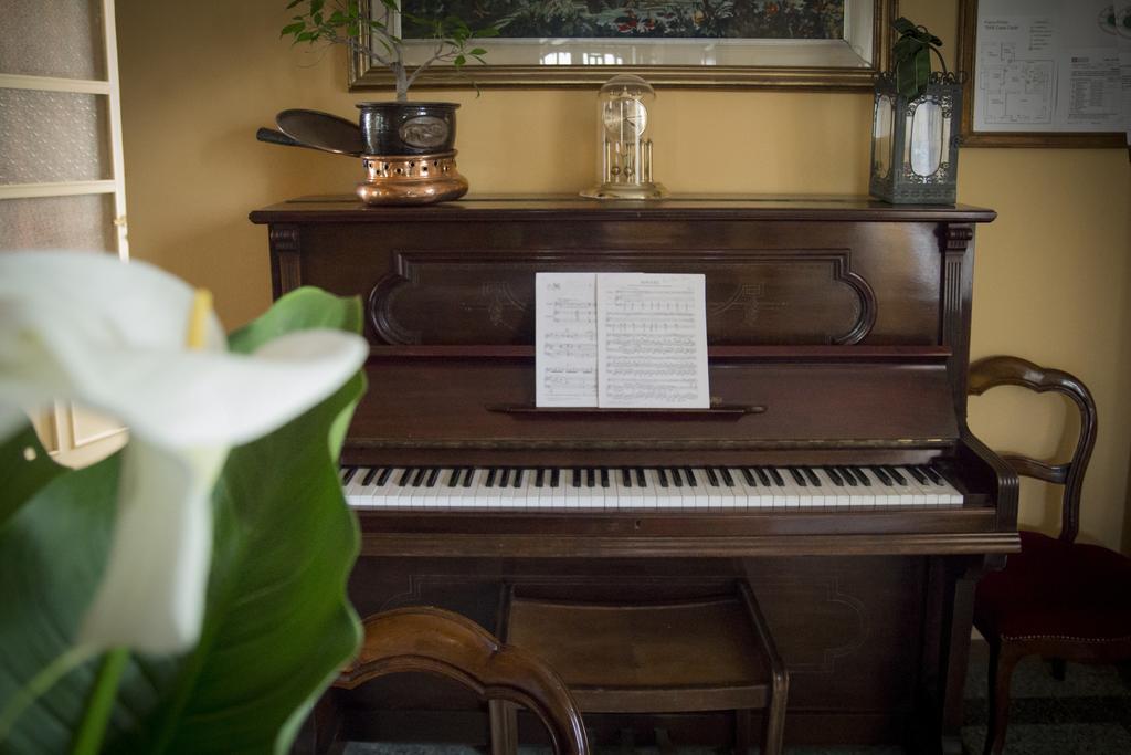 B&B Casa Carla Pinerolo ภายนอก รูปภาพ